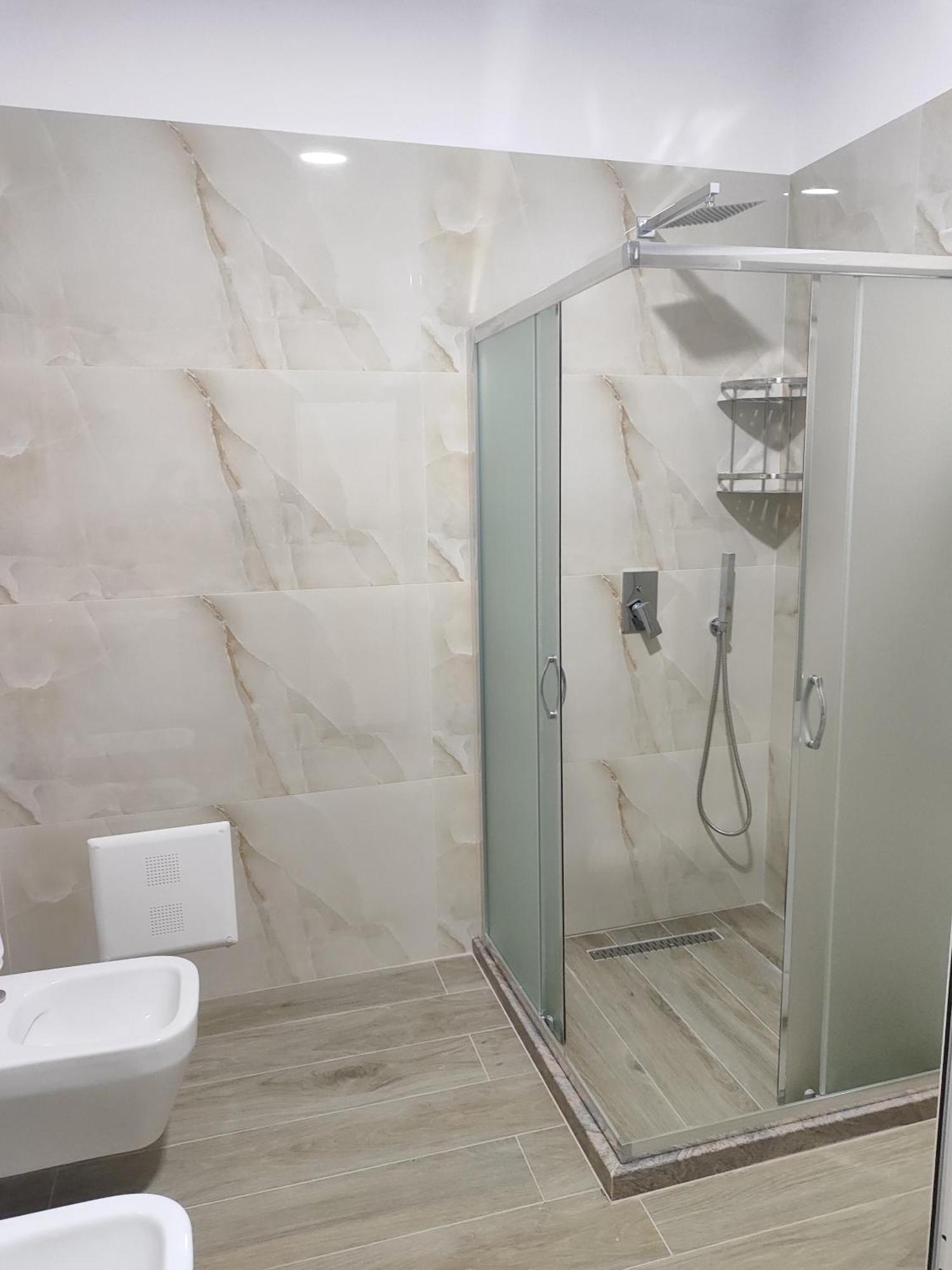 Large Apartment Vlorë エクステリア 写真
