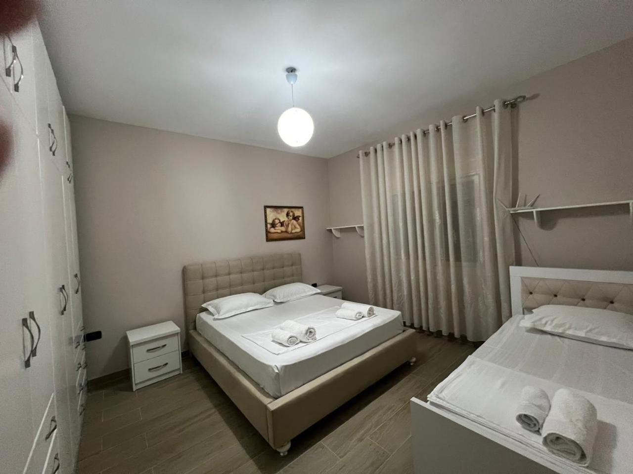 Large Apartment Vlorë エクステリア 写真