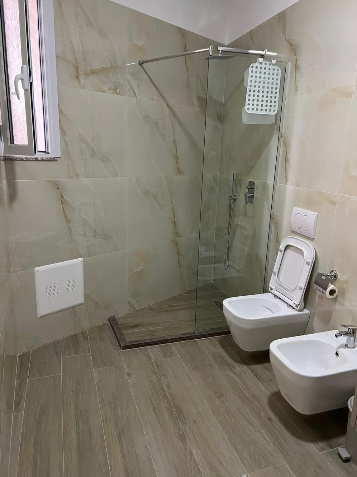 Large Apartment Vlorë エクステリア 写真