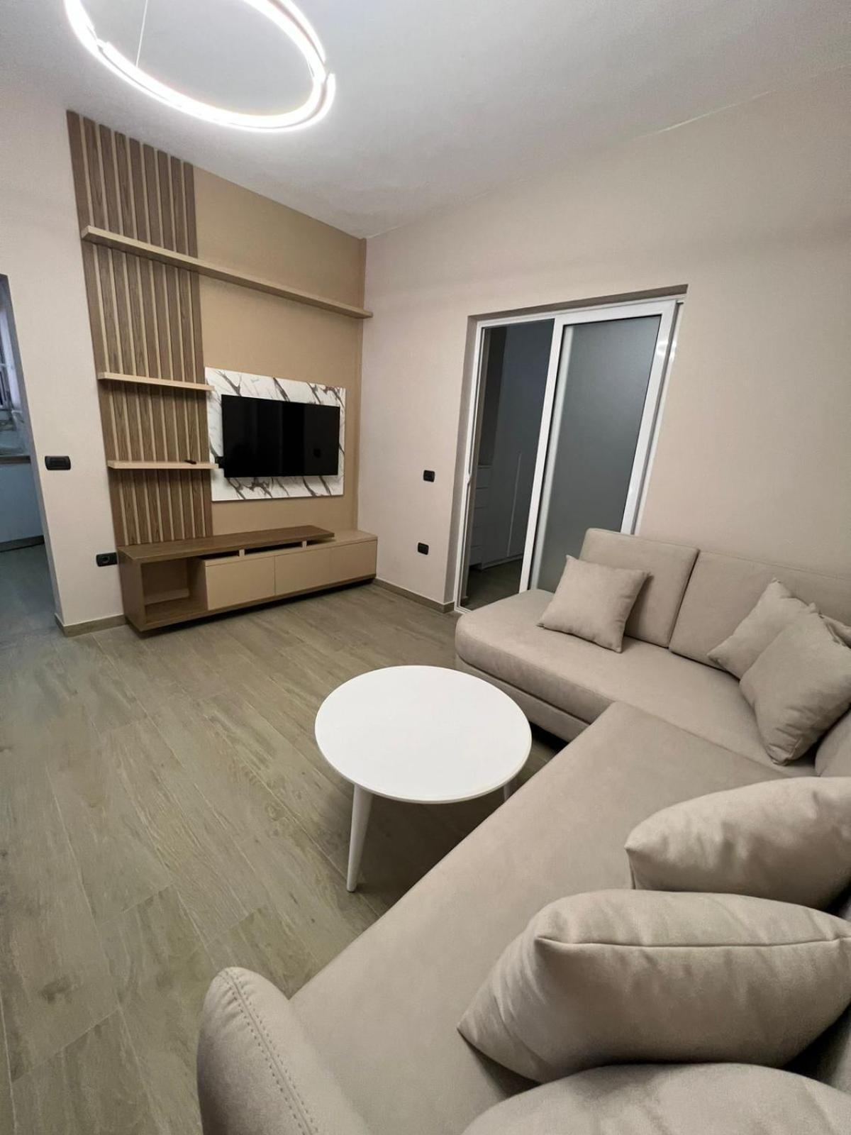 Large Apartment Vlorë エクステリア 写真