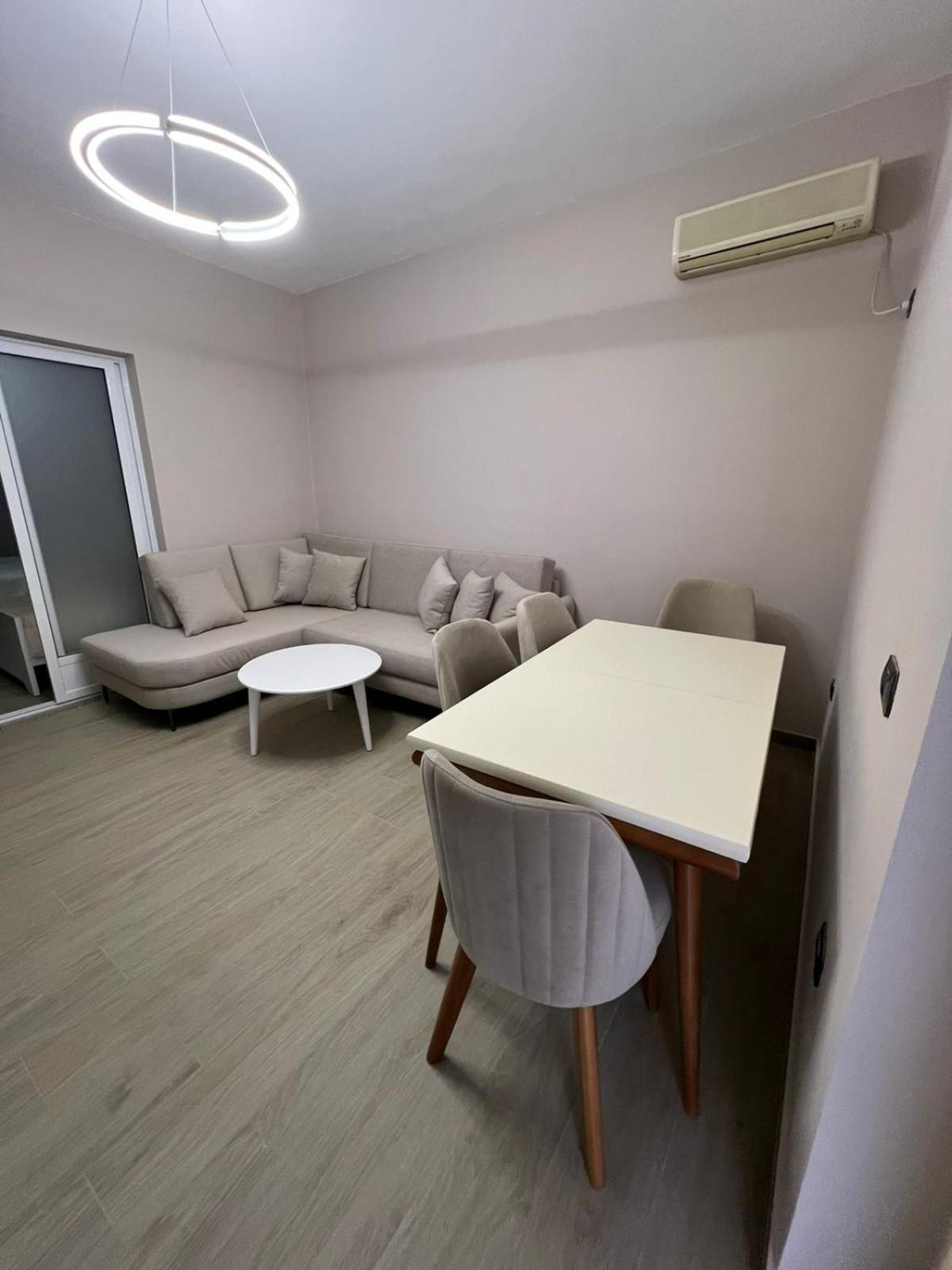 Large Apartment Vlorë エクステリア 写真